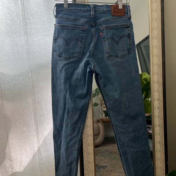 Levi Wedgie - Picture 2 of 5